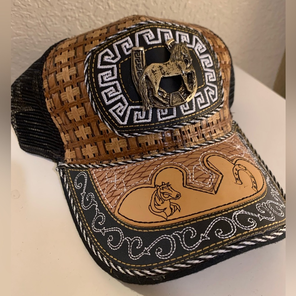 Men's Handcrafted Hat - Picture 3 of 4